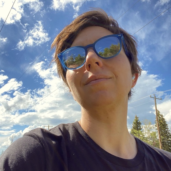 Meet your Posher! - Picture 1 of 1